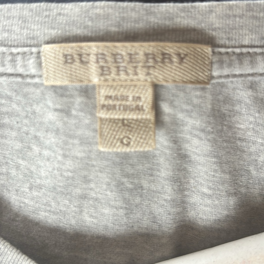 men’s Burberry Tshirt - Picture 4 of 4